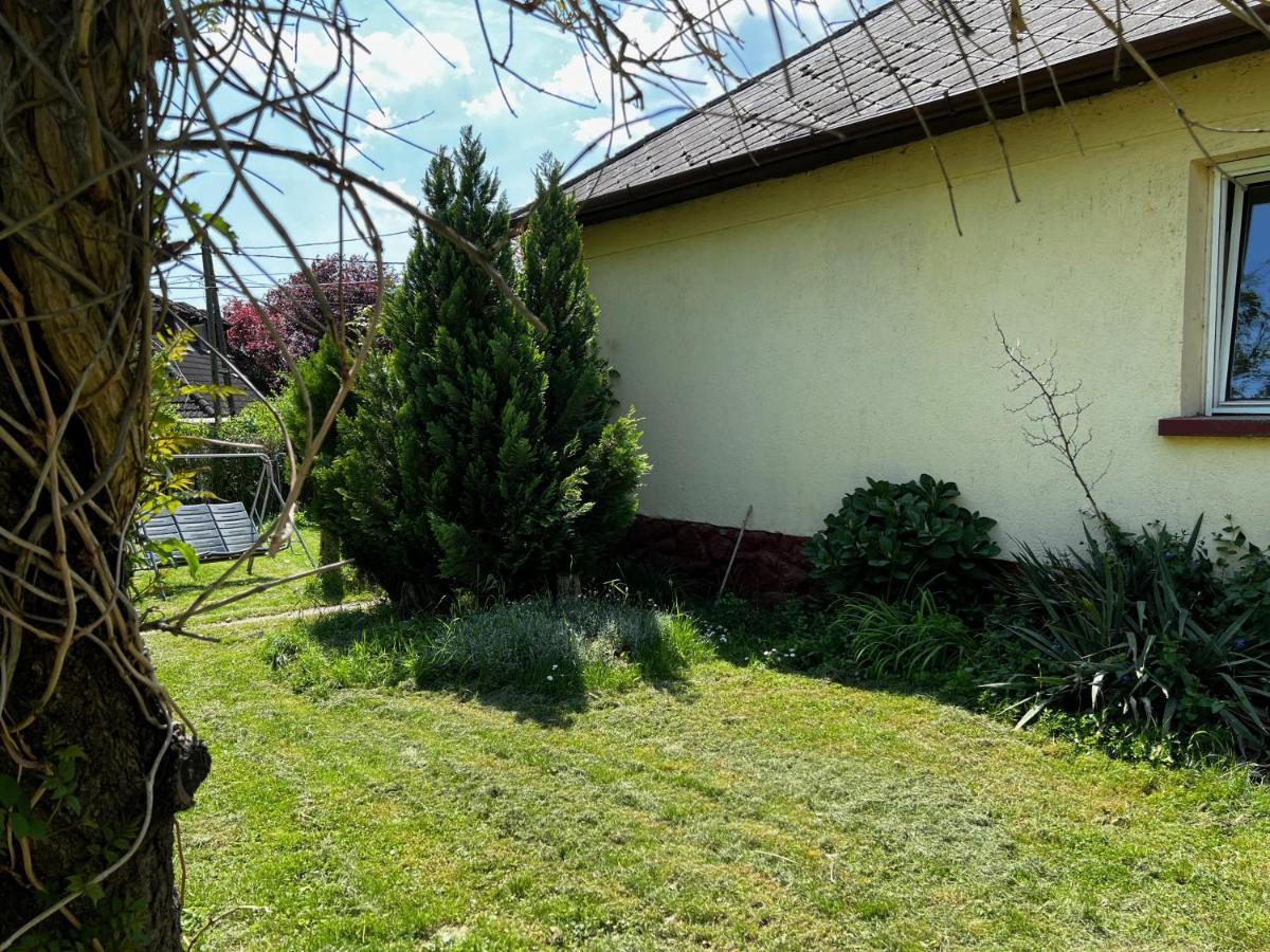 Csodakertes Kishaz Balatonfuzfon Villa Exterior photo